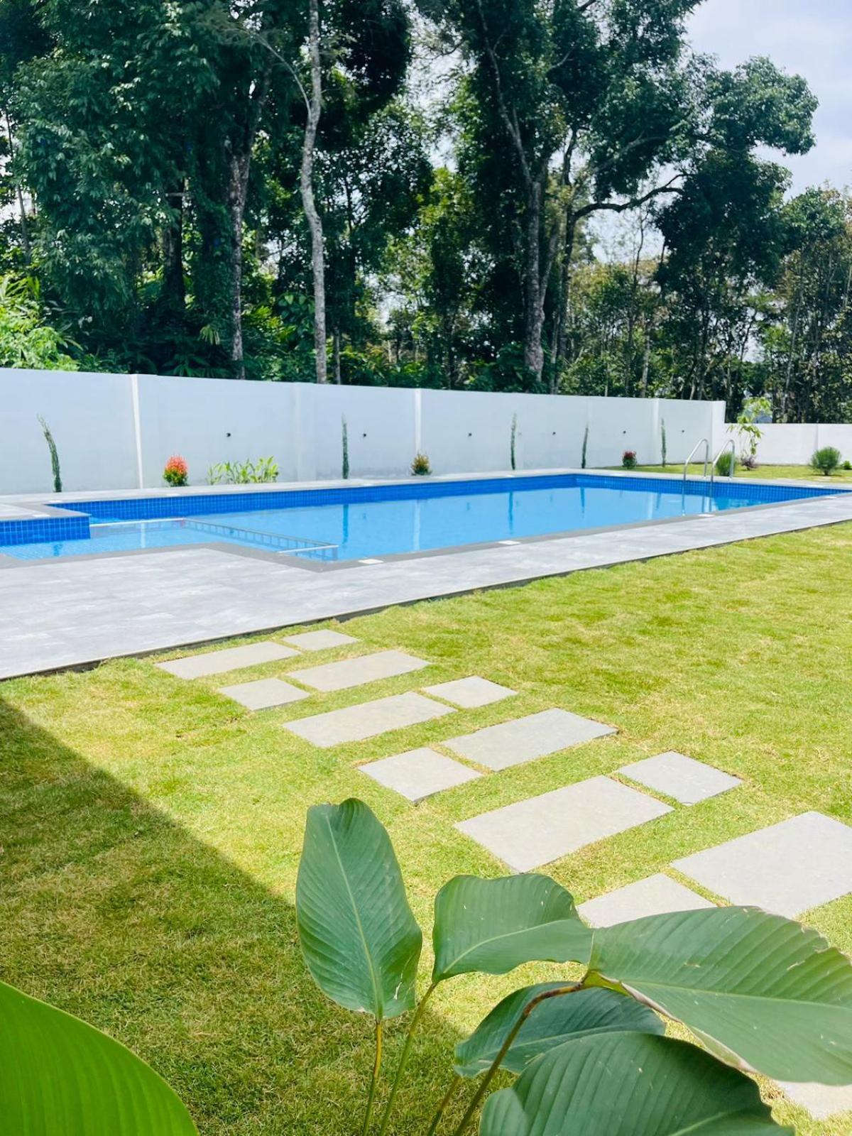 The Windy Mist Resort Munnar Chinnakanal Екстериор снимка